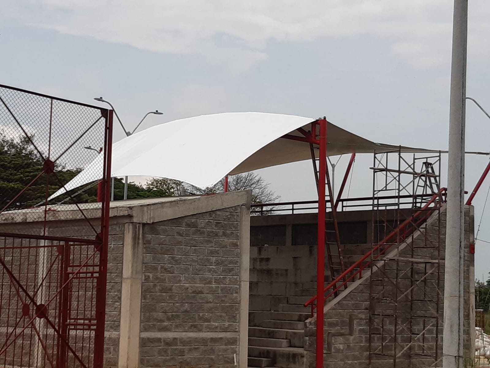 Construcción de membrana arquitectónica para el recubrimiento de la plazoleta ubicada en las instalaciones del Sena de la 43 con ferrocarril del municipio de Ibagué – Tolima